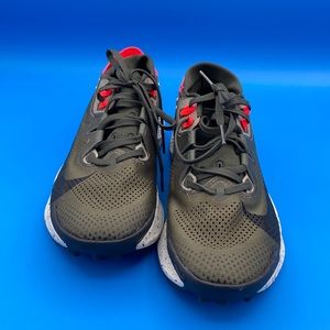 Nike hunter green Pegasus size 6 US